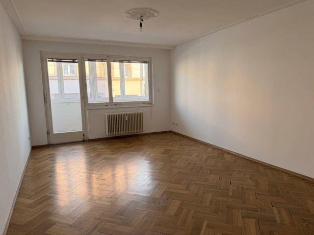 4 Zimmer Wohnung mit Loggia und Einbauküche in 1160 Wien, 97m² WG geeignet
