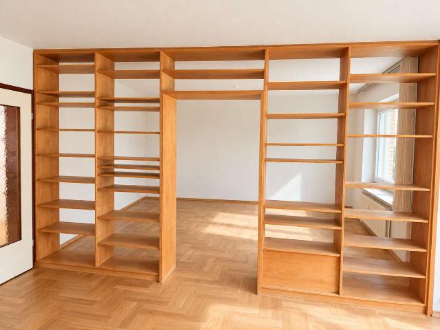4 Zimmer Wohnung mit Loggia und Parkett in Hannover Ahlem