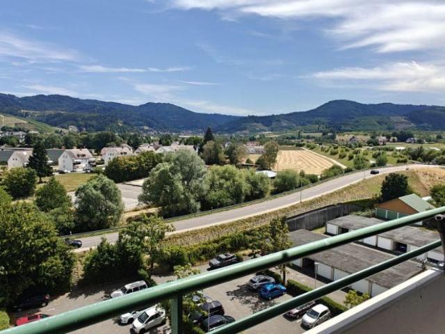 4 Zimmer Wohnung mit malerischem Blick auf den Schwarzwald