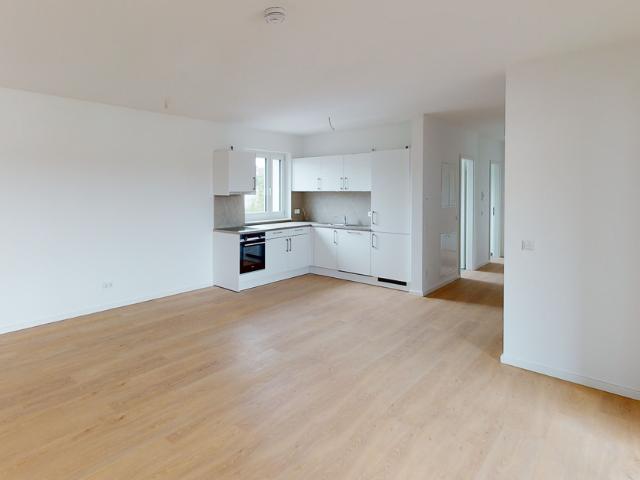 4 Zimmer Wohnung mit moderner Einbauküche und Balkon
