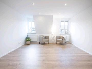 4 Zimmer Wohnung modernisiert, Top Anbindung & Balkon genehmigt!