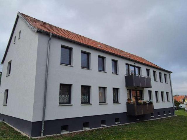 4 Zimmer Wohnung* nach Komplettsanierung* in ruhiger Wohngegend!
