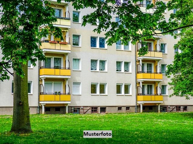 4 Zimmer Wohnung nebst Loggia mit Fernblick