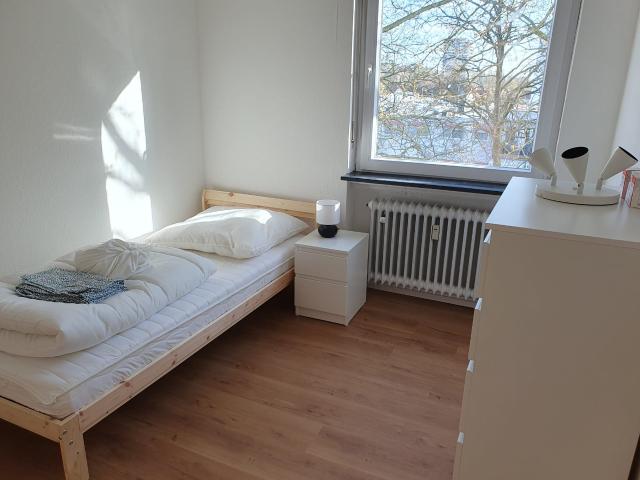4 Zimmer Wohnung Balkon ideale Lage Bahnhofsnähe