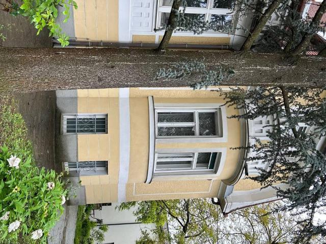 4 Zimmer Wohnung ca. 125 m² in einer gepflegten Stadtvilla
