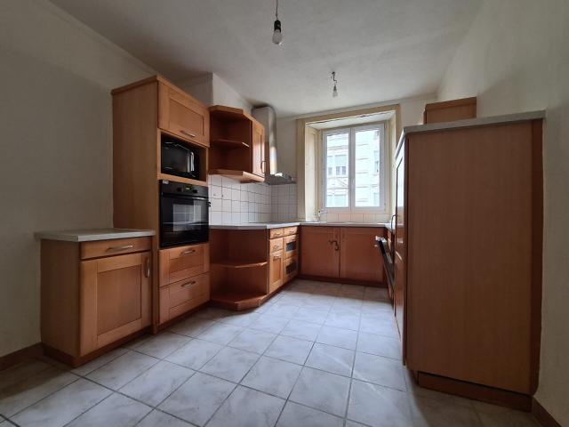4 Zimmer Wohnung, ein Monat kostenlose Miete