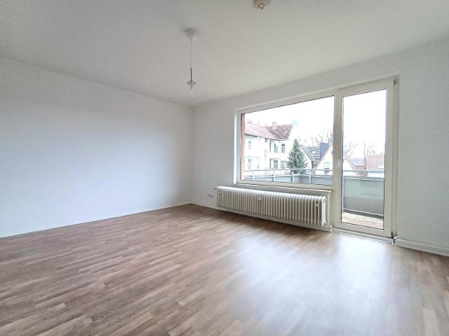 4 Zimmer Wohnung! Hermannstr