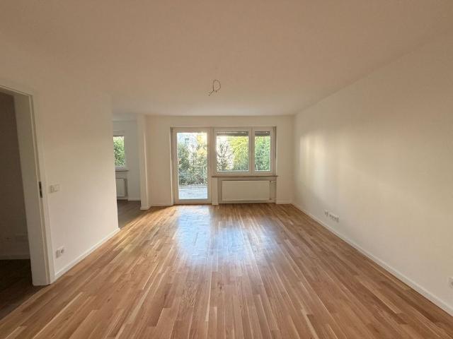 4 Zimmer Wohnung im Erdgeschoss mit Balkon und 84,25 m² in München – Wellenkampstraße
