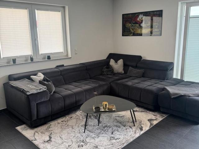 4 Zimmer Wohnung in neuwertigen gehobenen Zustand