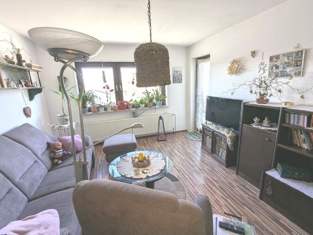 4 Zimmer Wohnung in Jüchen mit 2 Badezimmern, Studio und Dachterrasse sucht ne.
