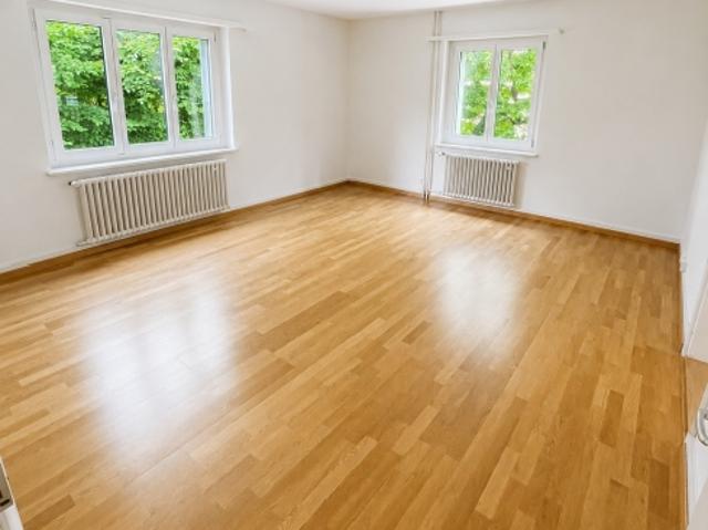4 Zimmer Wohnung in Küsnacht Seenah und bestens angebunden BEFRISTET