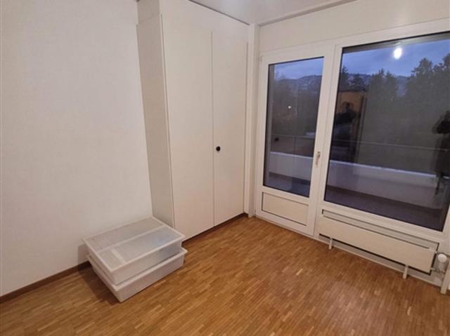 4 Zimmer Wohnung in Perly