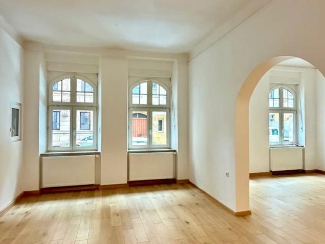 4 Zimmer Wohnung in saniertem Jugendstilhaus