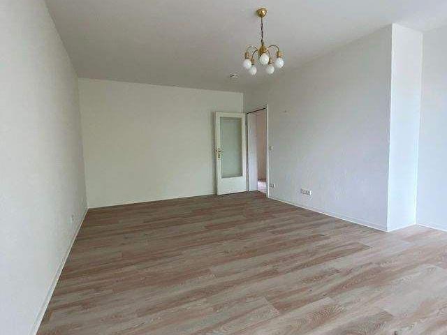 4 Zimmer Wohnung, Jürgensgaarder Straße 9b, Flensburg