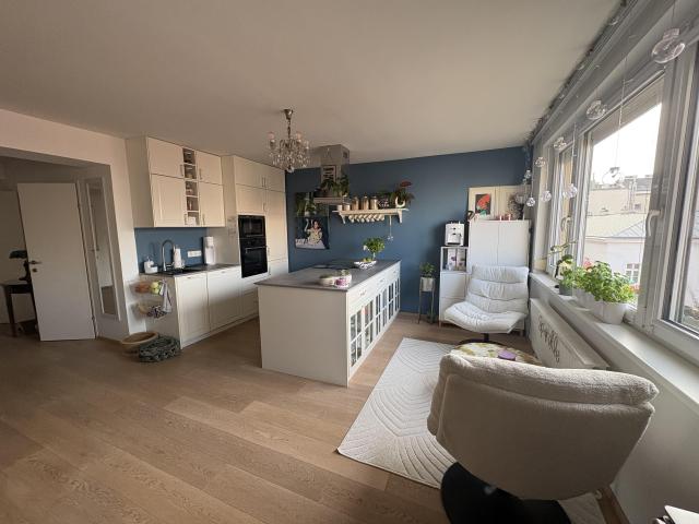 4 Zimmer Wohnung unmittelbare Nähe Maria Hilfer Straße