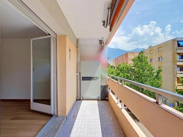 4 Zimmer Wohnung zum Renovieren in der Nähe des Sees