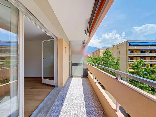 4 Zimmer Wohnung zum Renovieren in der Nähe des Sees