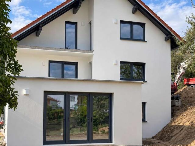 4 Zimmer Wohnung, 132 qm, Kernsaniert, Dachterrasse, Wohnküche, Garten, Balkon