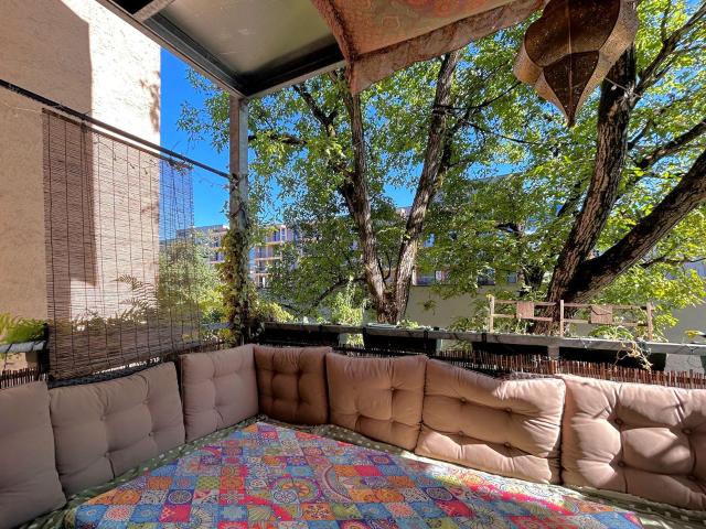 4 Zimmer Altbauwohnung mit Balkon