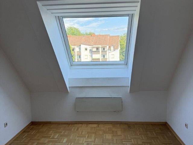 Ihre 4 Zimmer Dachgeschosswohnung in perfekter Ruhelage