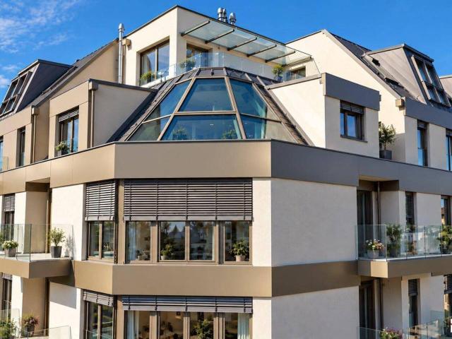 4 Zimmer Dachgeschosswohnung mit zwei Balkonen und außergewöhnlicher Wohnqualität