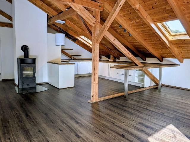 4 Zimmer Dachgeschosswohnung mit Balkon bei Wasserburg am Inn 160m² & Kamin