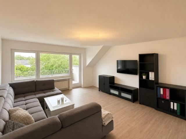 4 Zimmer Dachgeschosswohnung mit Balkon in ruhiger und zentrumsnaher Lage!