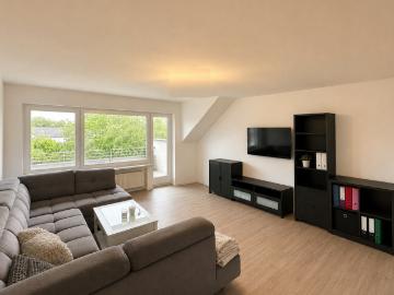 4 Zimmer Dachgeschosswohnung mit Balkon in ruhiger und zentrumsnaher Lage!
