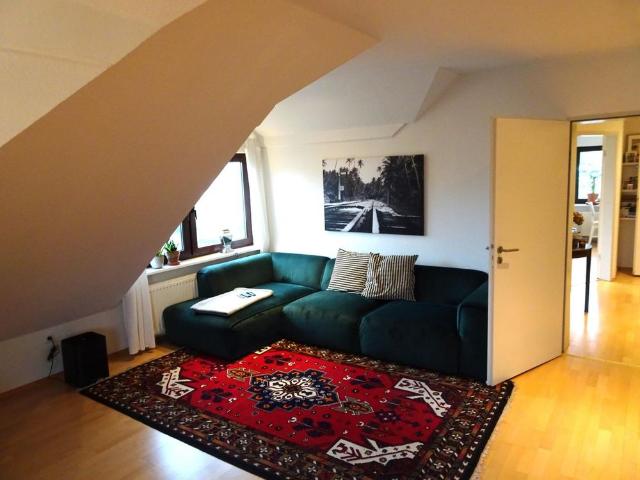 4 Zimmer Dachgeschosswohnung mit Einbauküche, Balkon und PKW Stellplatz in Oldenburg/ Eversten