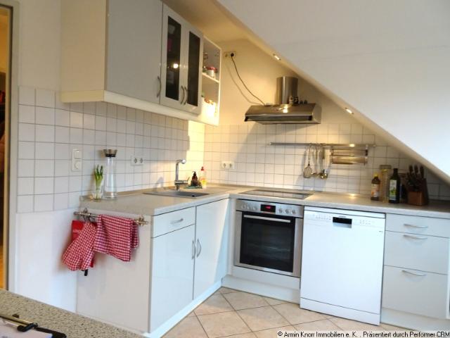 4 Zimmer Dachgeschosswohnung mit Einbauküche, Balkon und PKW Stellplatz in Oldenburg/ Eversten