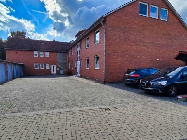 4 Zimmer Dachgeschosswohnung mit Einbauküche & eigener Terrasse: Ein Platz zum Wohlfühlen!