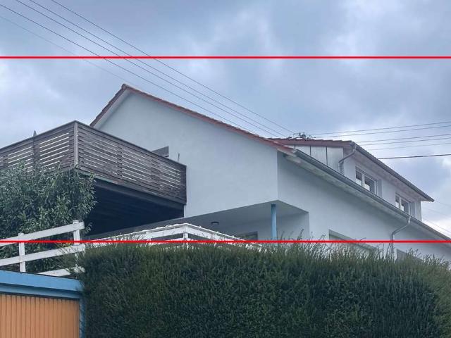 4 Zimmer Dachgeschosswohnung mit neuer Küche, Balkon und Garage in Mühlhausen an der Enz