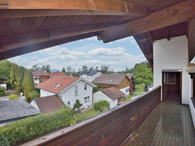 4 Zimmer Dachgeschosswohnung in Bergheim – Gestaltungspotenzial in ruhiger Lage