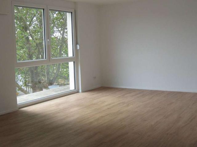 4 Zimmer Dachgeschoss mit Balkon, Aufzug und Stellplatz in Weil am Rhein