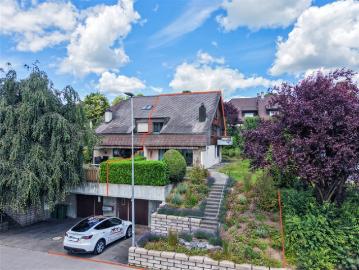 4 Zimmer Doppeleinfamilienhaus mit sonnigem Garten und Garage in Worb