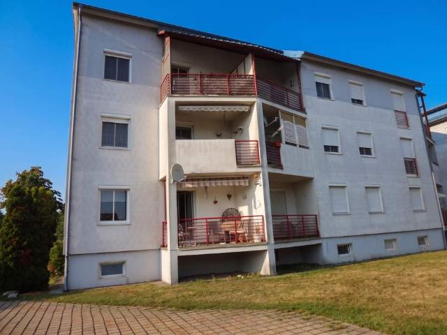 4 Zimmer Eigentumswohnung mit Loggia!