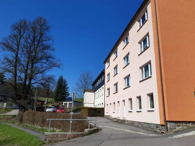 4 Zimmer Erdgeschoss Wohnung in Cämmerswalde zu vermieten