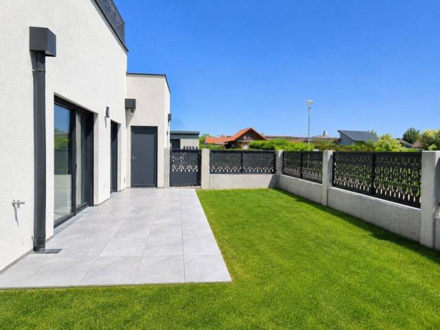 4 Zimmer ERDGESCHOSS WOHNUNG inkl. Heizung und 2 Parkplätze!