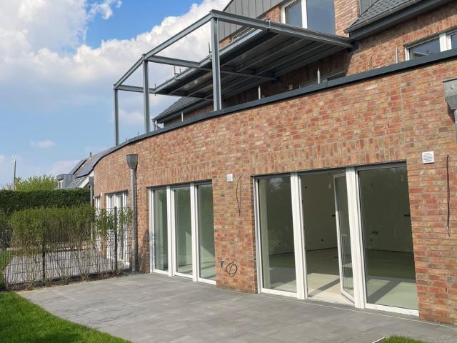 4 Zimmer Erdgeschosswohnung mit Garten und Tiefgarage in Kempen, St.Hubert