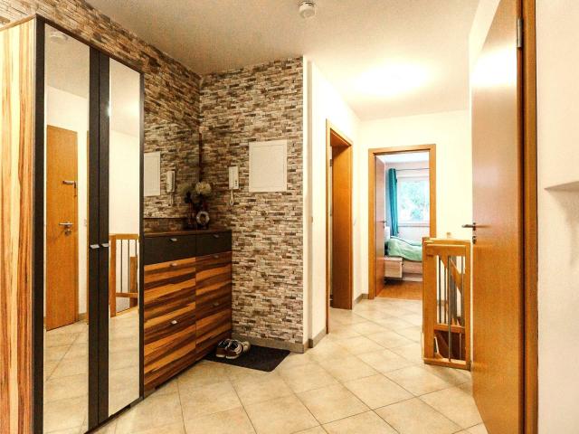 4 Zimmer Erdgeschosswohnung über zwei Ebenen mit großer Westterrasse!