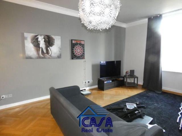 4 Zimmer im Westend: Hochwertig möblierte 4 Zimmerwohnung mit Loggia im top renovierten Altbau