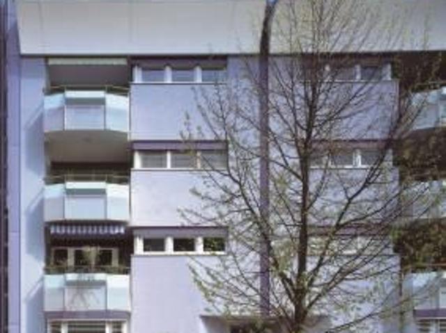 4 Zimmer, Küche, Bad, Dusche, sep.WC, 1 Galerie, Terrasse, Aufzug, Tiefgarage, DG