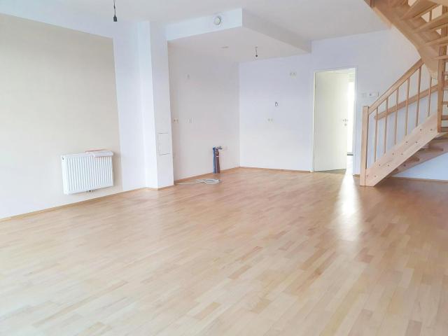 4 Zimmer Maisonette mit Terrasse und Garten! Besichtigung SOFORT möglich!