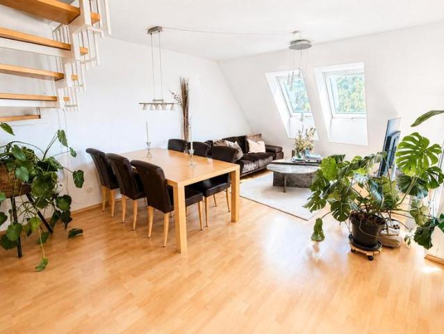 4 Zimmer Maisonette in Leonberg mit Loggia & Grünblick