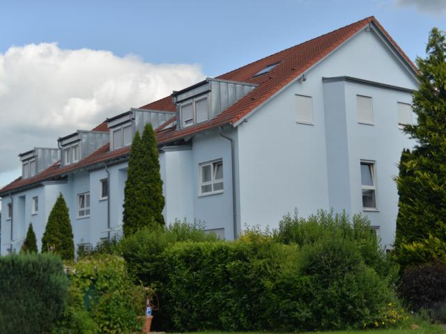 4 Zimmer Maisonette Wohnung mit überdachtem PKW Stellplatz
