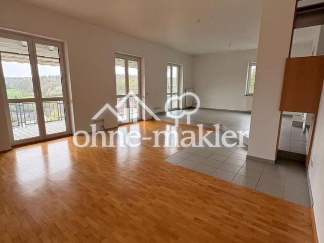 Wohnen wie im Haus: 4 Zimmer Maisonette mit Talblick, Balkon und Carport