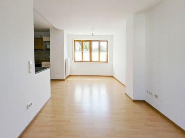 4 Zimmer Maisonettewohnung mit Terrasse und Stellplatz in zentraler Lage von Edling