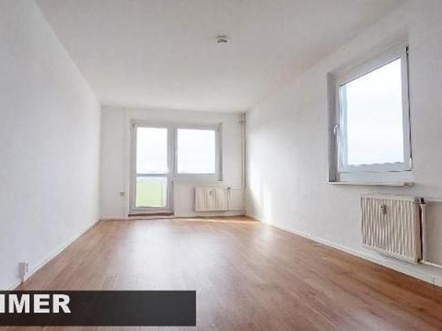 4 Zimmer mit Balkon,frisch saniert mit Aufzug