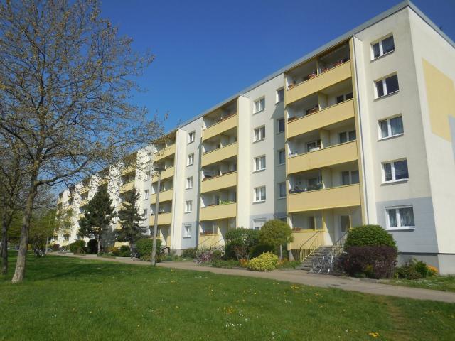 4 Zimmer mit Balkon und Aufzug!