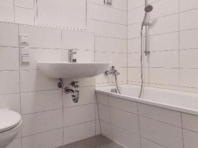 4 Zimmer mit Balkon und EBK, frisch saniert mit Aufzug